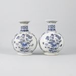 561821 Vases